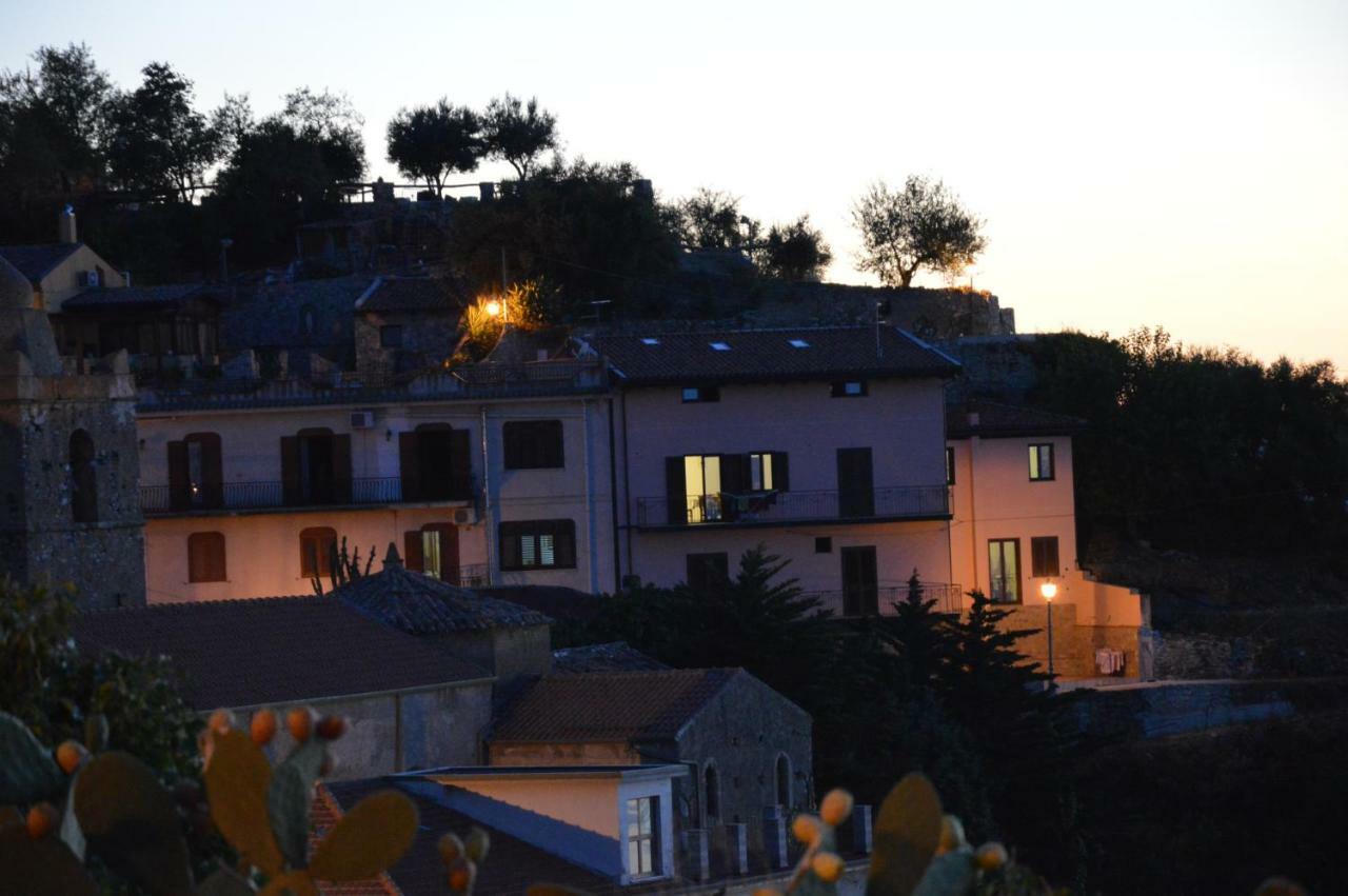 B&B Incantevole Vicolo Piraino Eksteriør billede